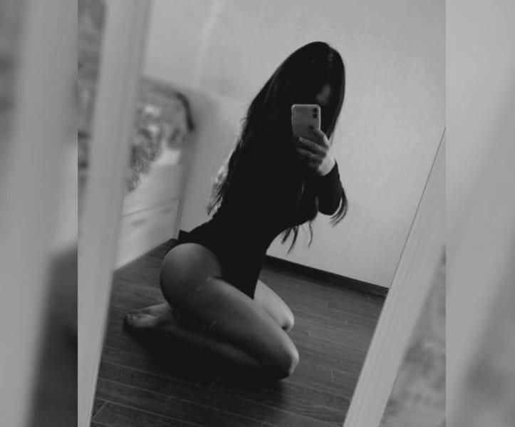 בחורה מדליקה ראשון לציון