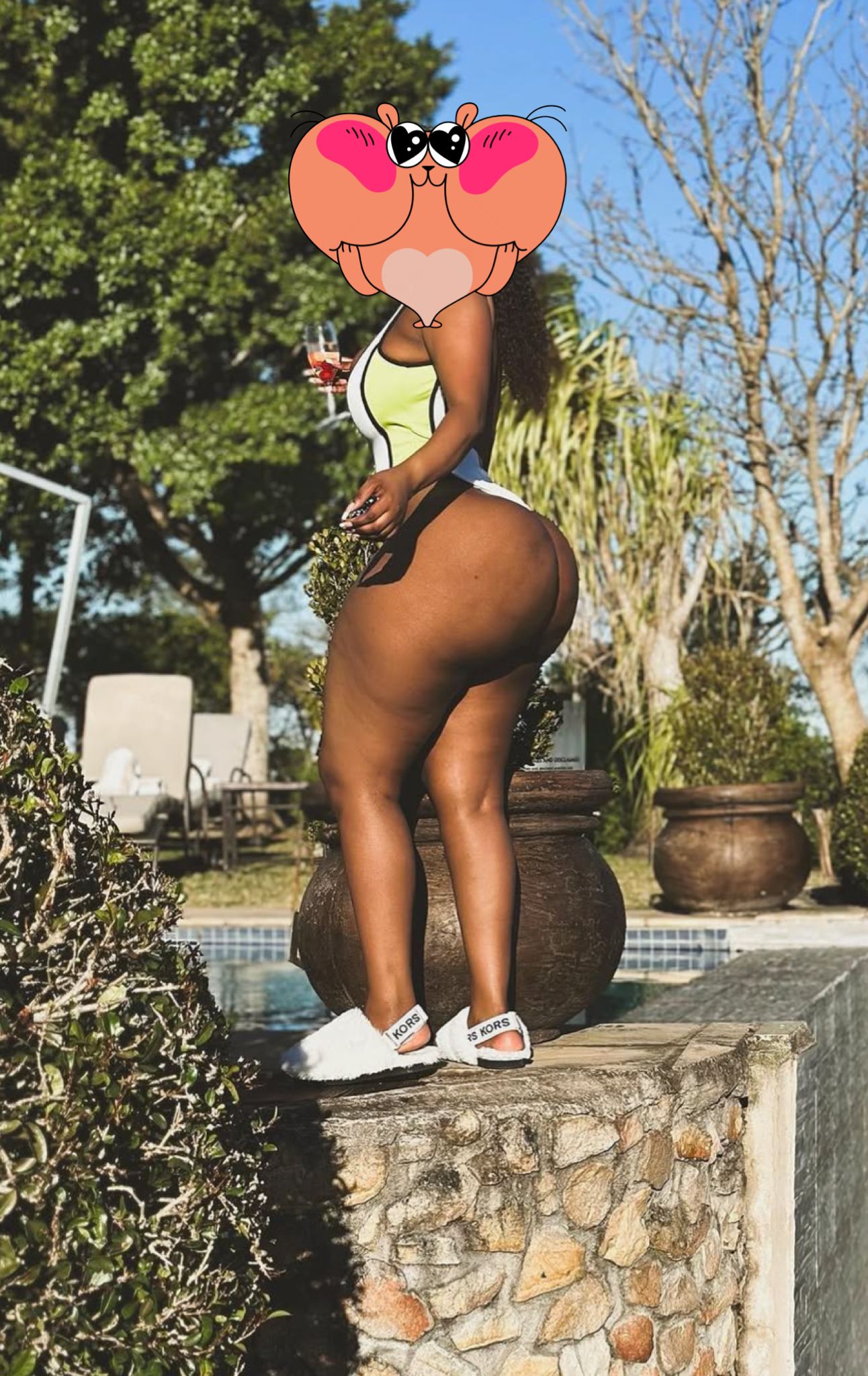 גני- בת 35 בחורה אפריקאית תיירת בנתניה