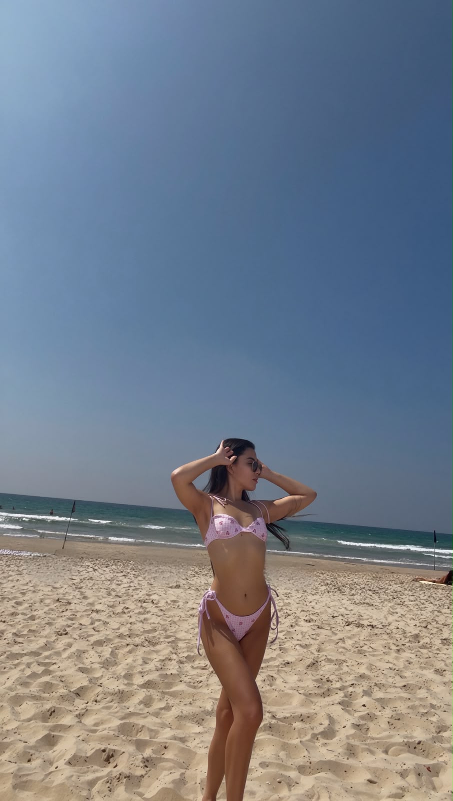 סלנה תיירת מברזיל בת 22 חטובה- בנתניה