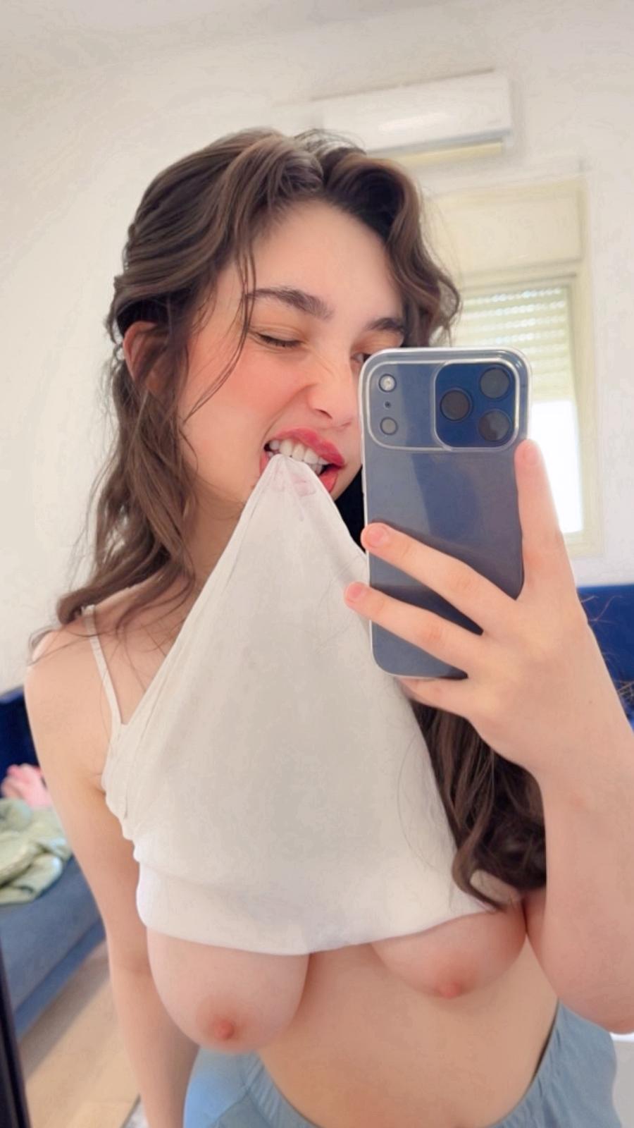 פרולה חדשה – 20 תיירת ברזילאית בירושלים