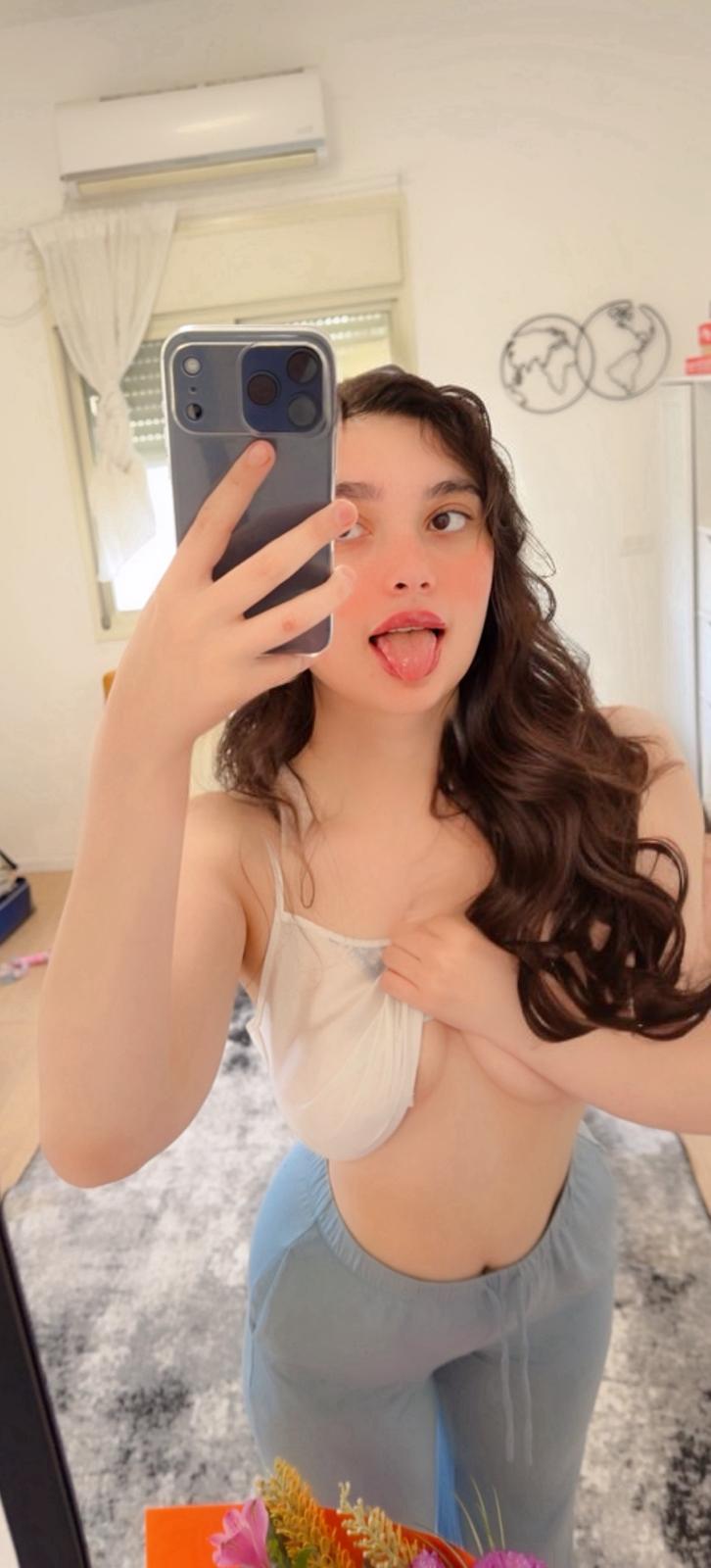 פרולה חדשה – 20 תיירת ברזילאית בירושלים