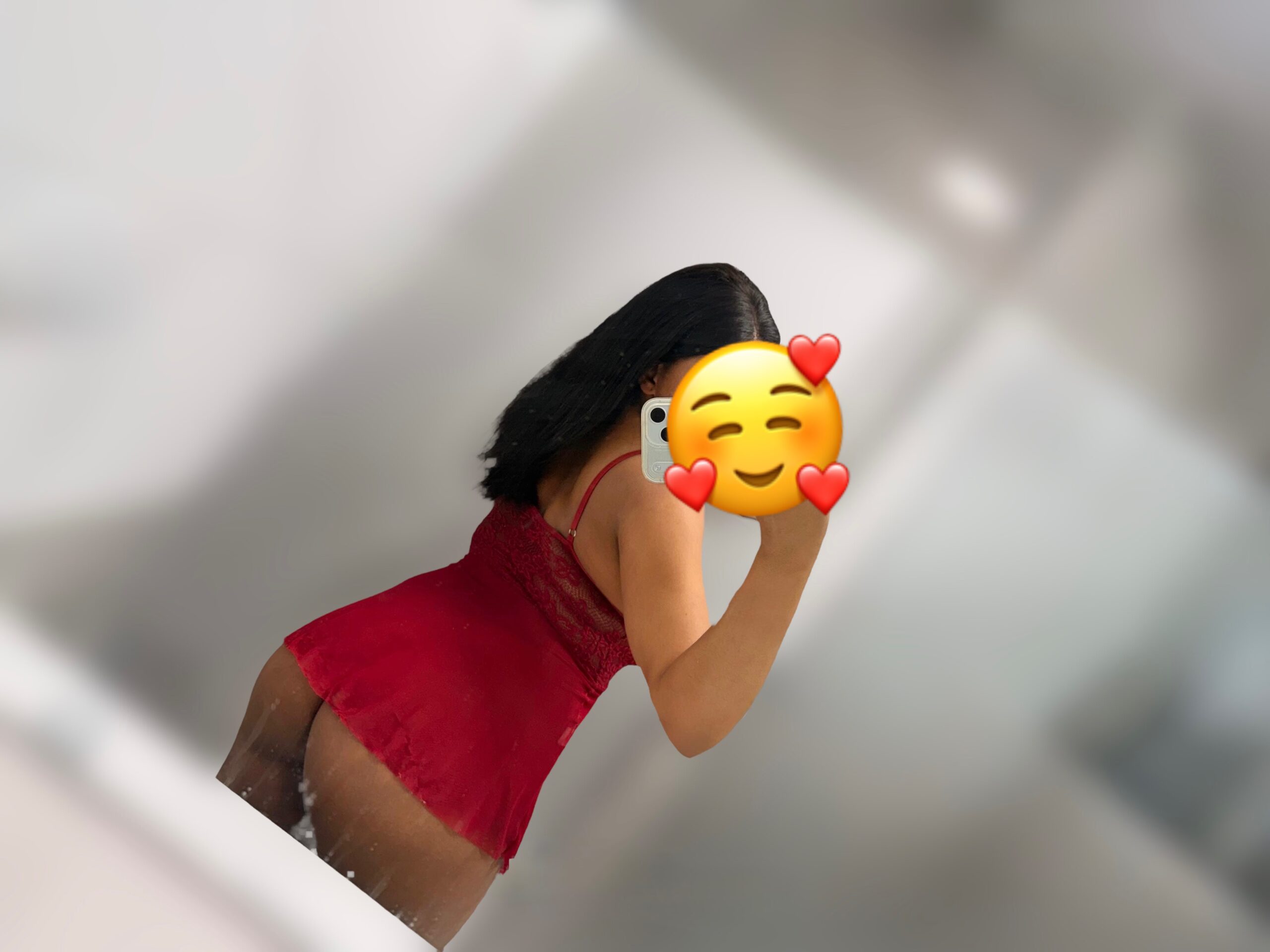 קיילי- בנתניה -בת 24 אפריקאית תיירת